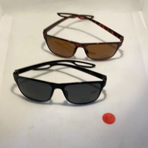2 pairs of unisex modified wayfarer sunglasses